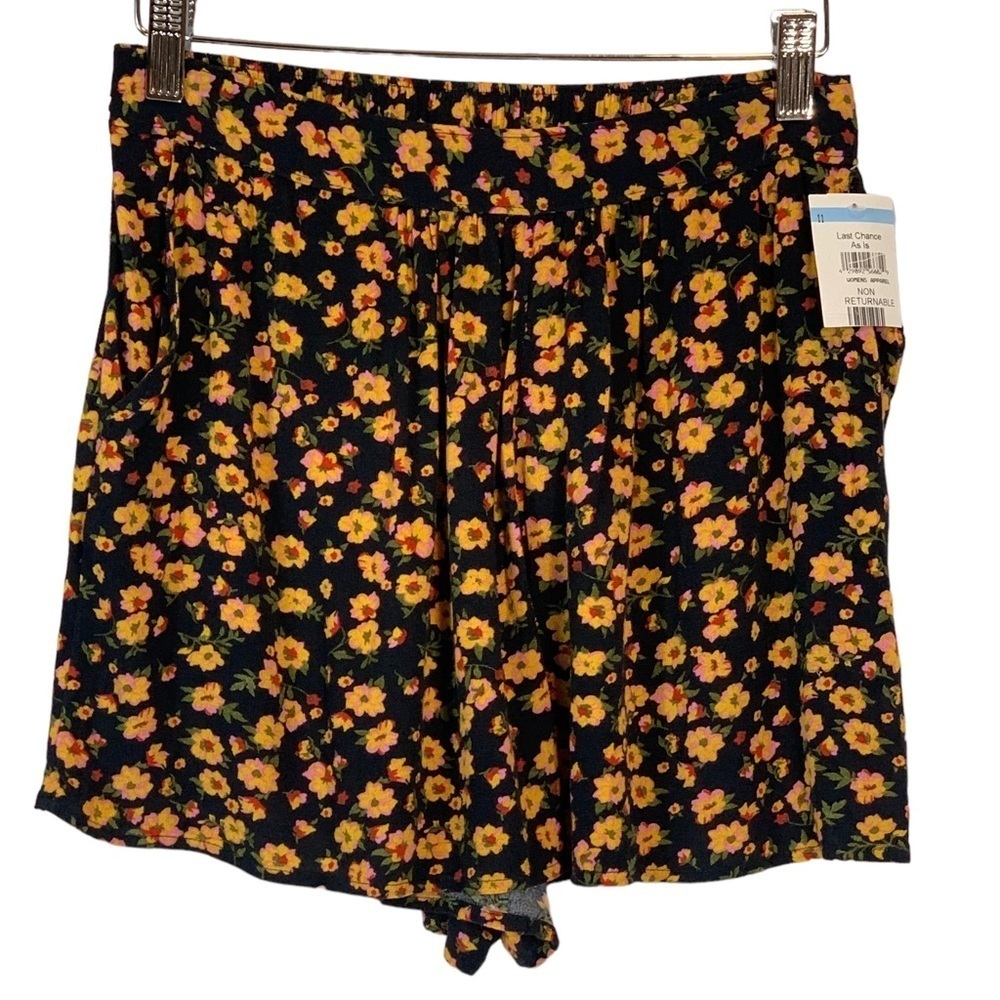 BP 100% Rayon Black with Yellow Floral Print Shorts - size Small